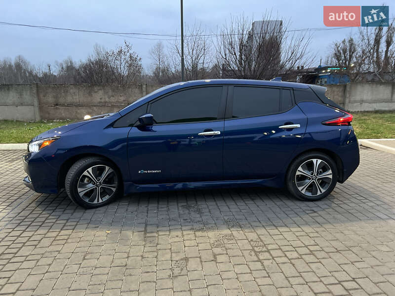 Хэтчбек Nissan Leaf 2018 в Днепре