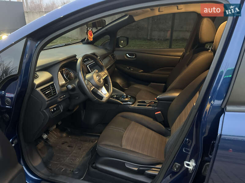 Хэтчбек Nissan Leaf 2018 в Днепре