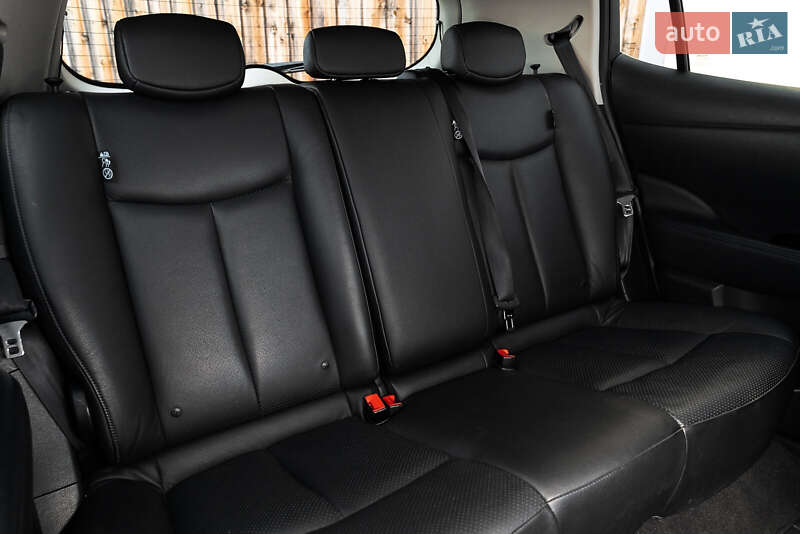 Хэтчбек Nissan Leaf 2016 в Киеве