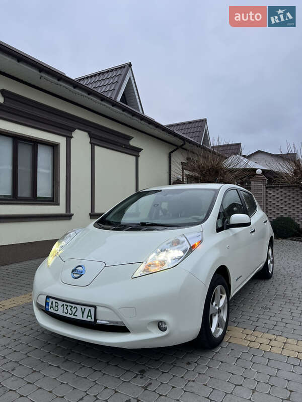 Хетчбек Nissan Leaf 2011 в Тульчині