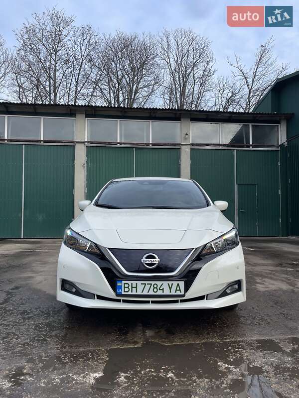 Хэтчбек Nissan Leaf 2021 в Измаиле