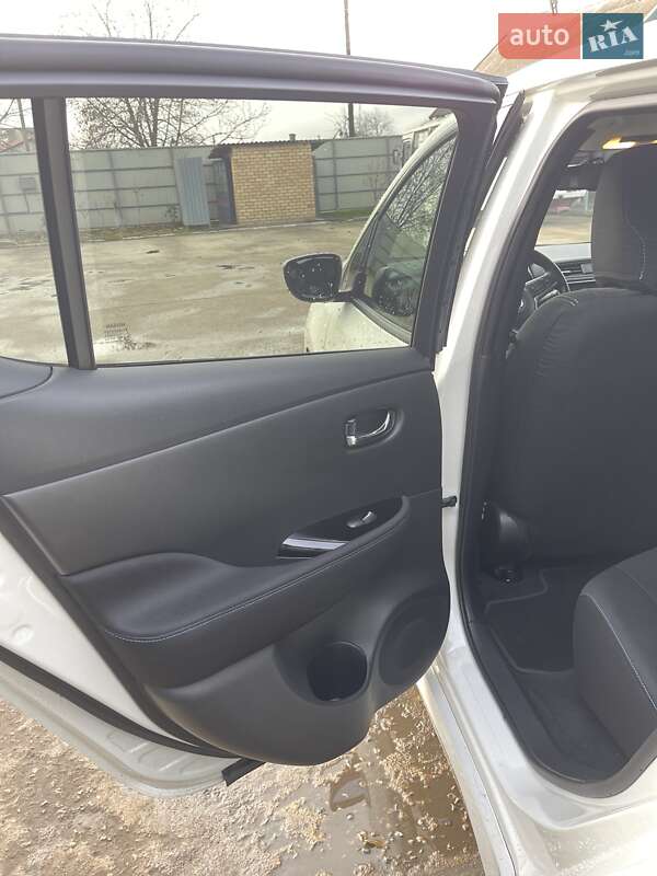 Хэтчбек Nissan Leaf 2021 в Измаиле