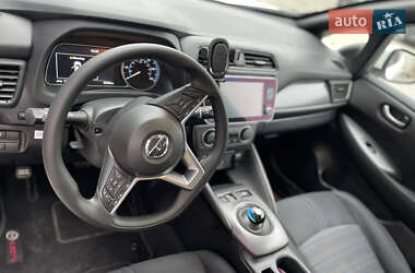 Хэтчбек Nissan Leaf 2022 в 