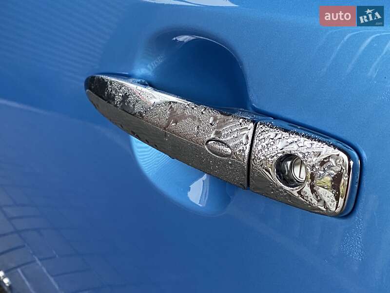 Хэтчбек Nissan Leaf 2012 в Черкассах