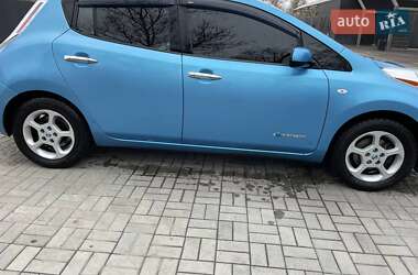 Хетчбек Nissan Leaf 2011 в Дніпрі