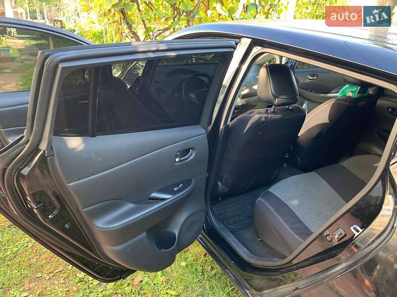 Хэтчбек Nissan Leaf 2014 в Киеве