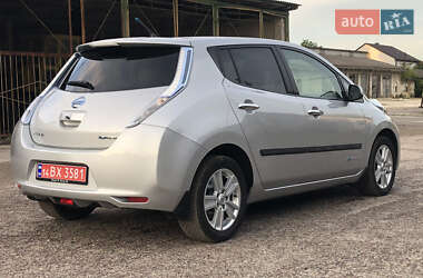 Хэтчбек Nissan Leaf 2012 в Городке