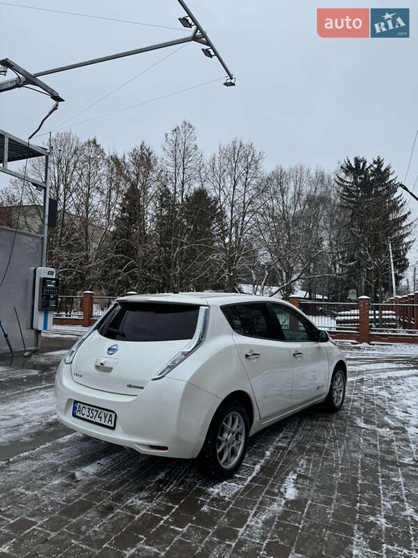 Хэтчбек Nissan Leaf 2013 в Луцке