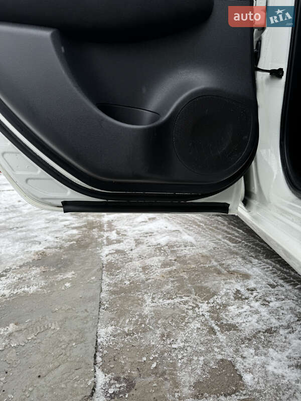 Хэтчбек Nissan Leaf 2013 в Луцке