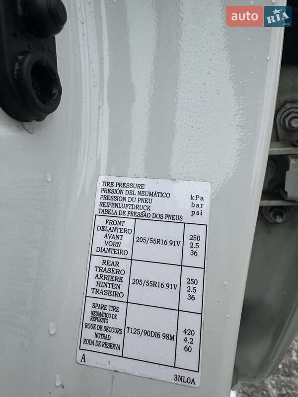 Хэтчбек Nissan Leaf 2013 в Луцке