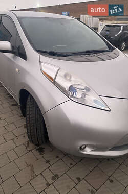 Хетчбек Nissan Leaf 2013 в Володимирі