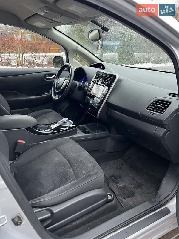 Хэтчбек Nissan Leaf 2016 в Киеве