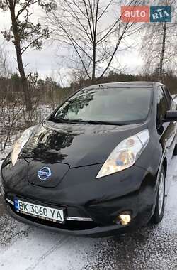 Хетчбек Nissan Leaf 2014 в Дубровиці