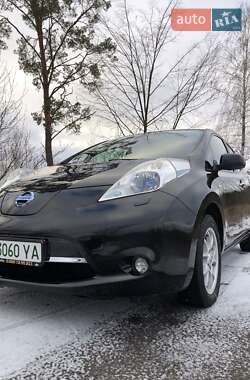 Хетчбек Nissan Leaf 2014 в Дубровиці