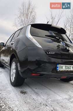 Хетчбек Nissan Leaf 2014 в Дубровиці