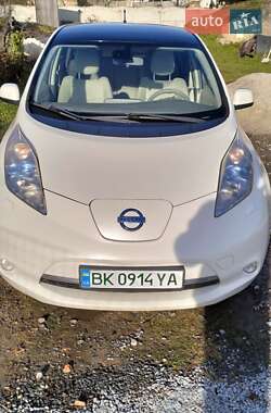 Хэтчбек Nissan Leaf 2011 в Ровно