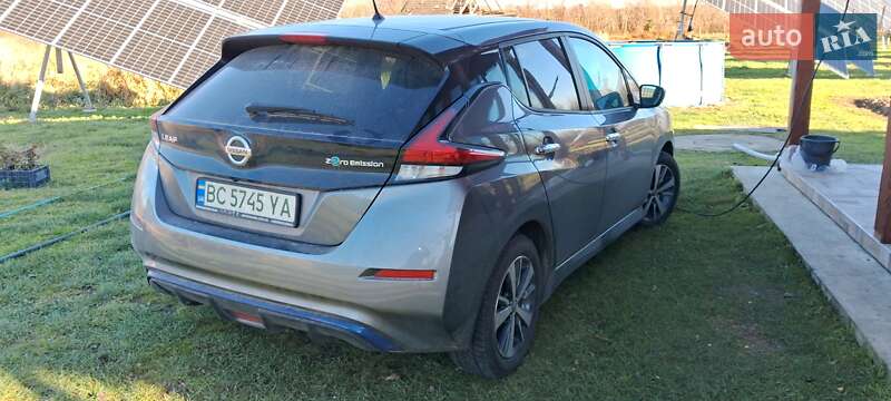 Хэтчбек Nissan Leaf 2021 в Стрые