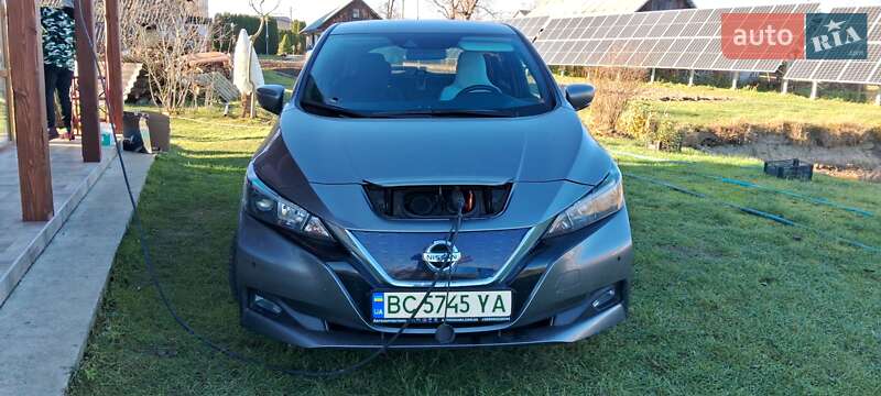 Хэтчбек Nissan Leaf 2021 в Стрые