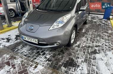 Хэтчбек Nissan Leaf 2014 в Ровно