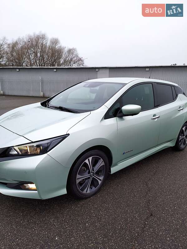 Хэтчбек Nissan Leaf 2018 в Боярке