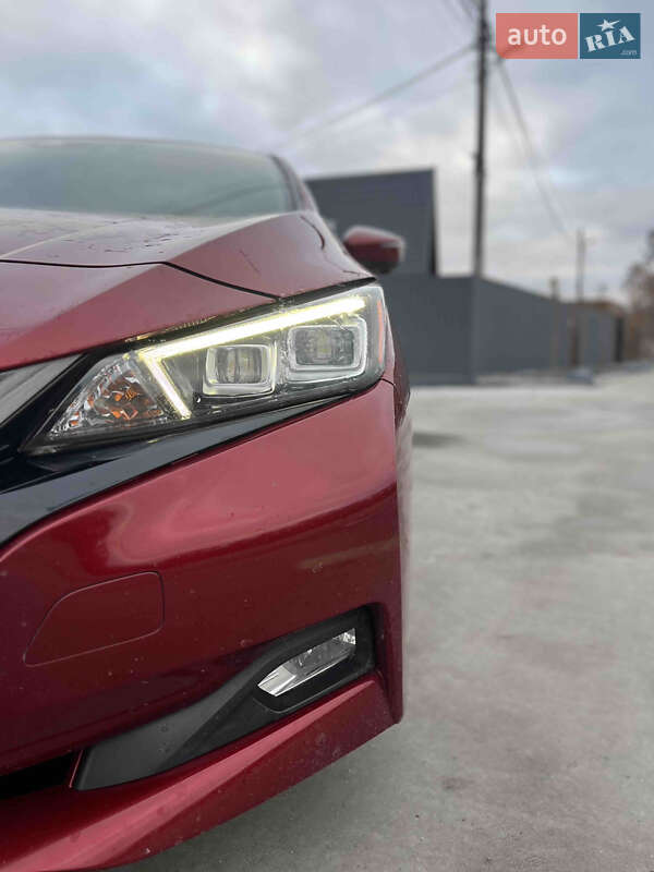 Хэтчбек Nissan Leaf 2017 в Днепре