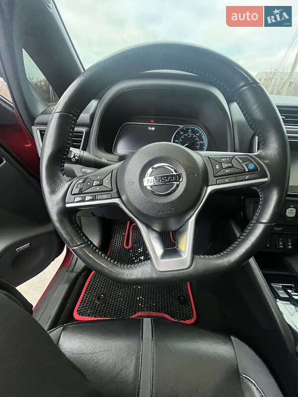 Хэтчбек Nissan Leaf 2017 в Днепре