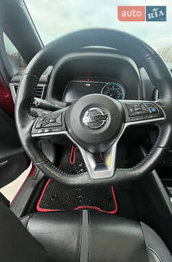 Хэтчбек Nissan Leaf 2017 в 
