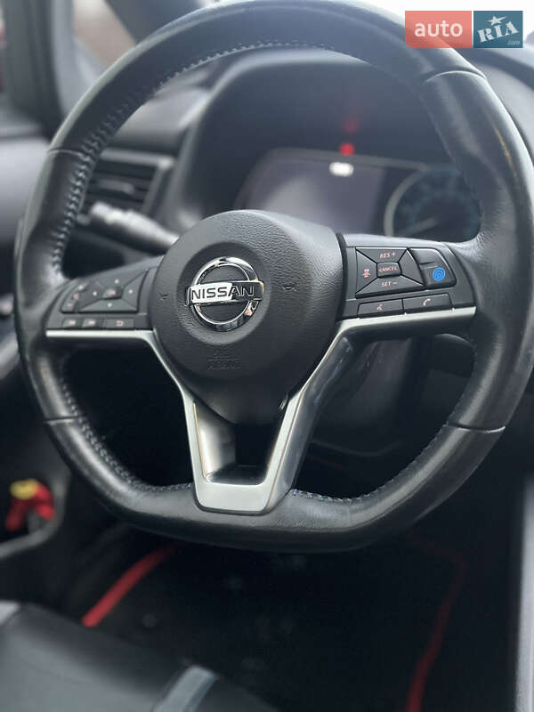 Хэтчбек Nissan Leaf 2017 в Днепре