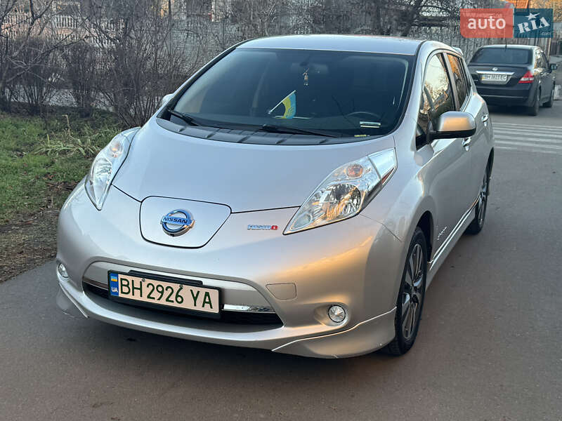 Хетчбек Nissan Leaf 2015 в Одесі