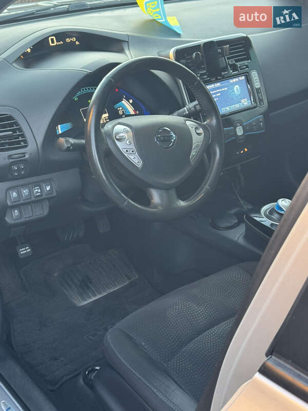 Хетчбек Nissan Leaf 2015 в Одесі