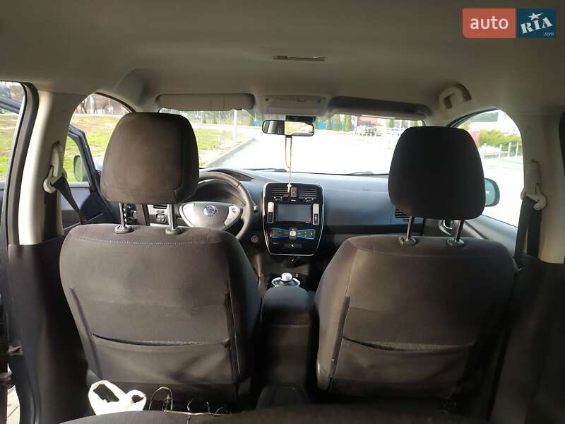 Хетчбек Nissan Leaf 2015 в Житомирі