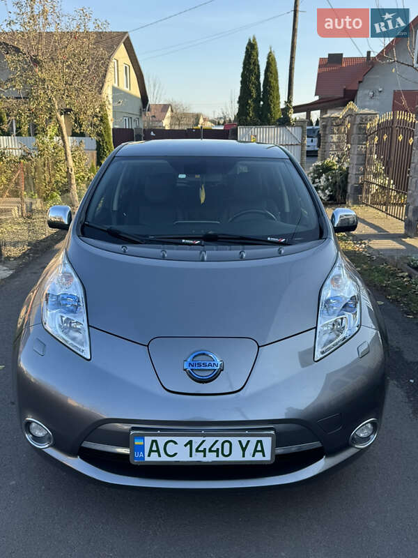 Хетчбек Nissan Leaf 2013 в Володимирі