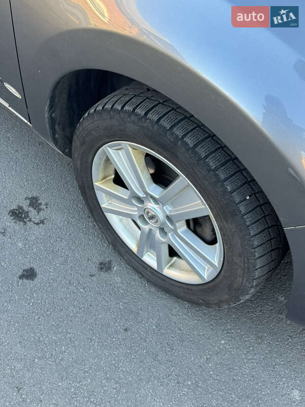 Хетчбек Nissan Leaf 2013 в Володимирі