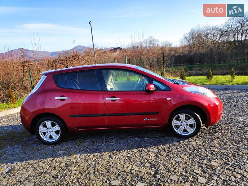 Хэтчбек Nissan Leaf 2012 в Иршаве