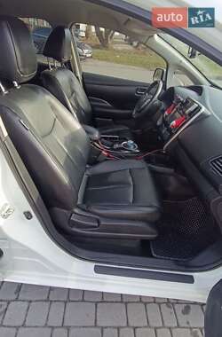 Хэтчбек Nissan Leaf 2015 в 