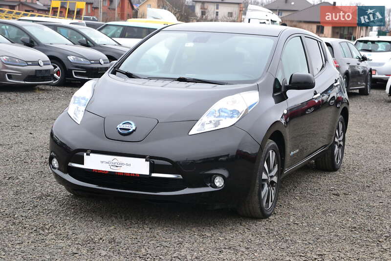 Хэтчбек Nissan Leaf 2015 в 
