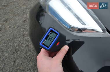 Хэтчбек Nissan Leaf 2015 в 