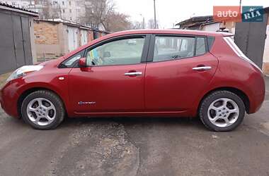 Хетчбек Nissan Leaf 2011 в Умані