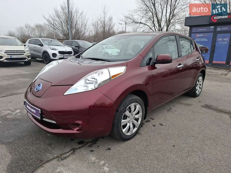 Хэтчбек Nissan Leaf 2017 в Днепре