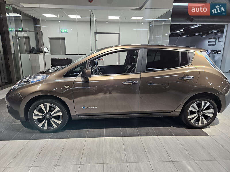 Хэтчбек Nissan Leaf 2017 в Киеве