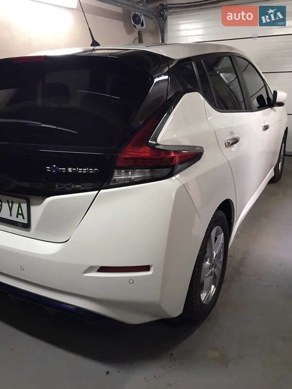Хетчбек Nissan Leaf 2020 в Одесі