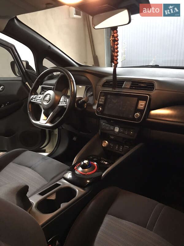 Хетчбек Nissan Leaf 2020 в Одесі