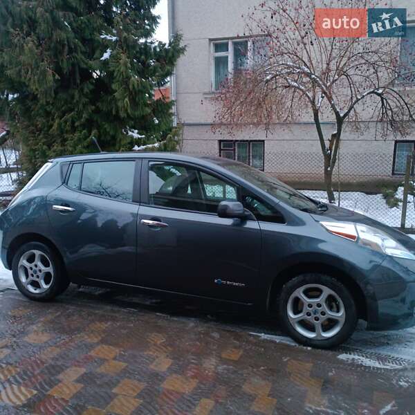 Хэтчбек Nissan Leaf 2013 в Львове