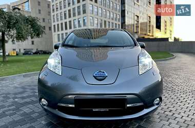 Хетчбек Nissan Leaf 2014 в Дніпрі