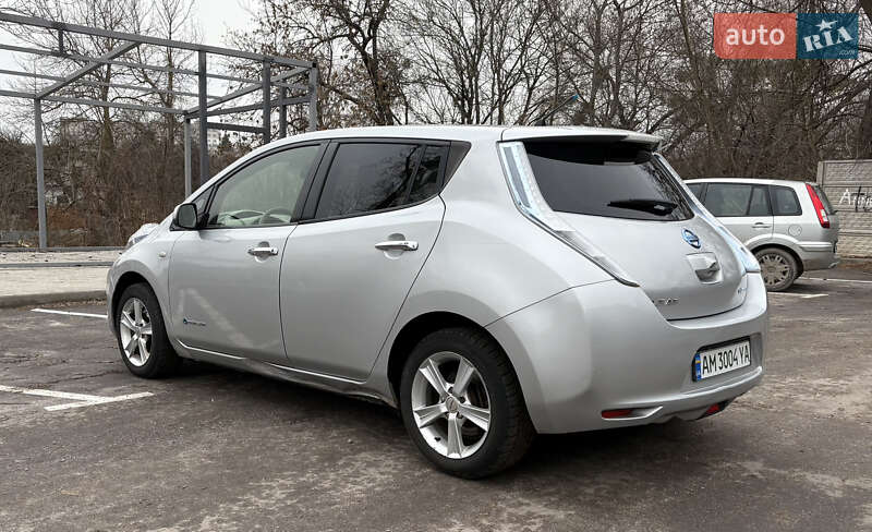 Хэтчбек Nissan Leaf 2012 в Житомире