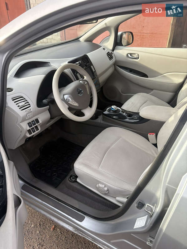Хэтчбек Nissan Leaf 2012 в Житомире