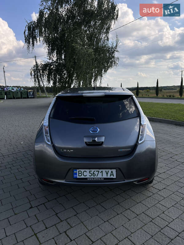 Хэтчбек Nissan Leaf 2014 в Львове