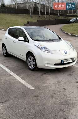 Хэтчбек Nissan Leaf 2011 в Ровно