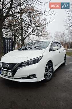 Хетчбек Nissan Leaf 2018 в Ромнах