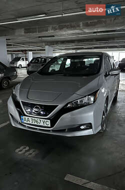 Хэтчбек Nissan Leaf 2020 в Киеве